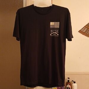 Grunt Style Black Tee with Flag Design Tee.‎ Mens Sz.L